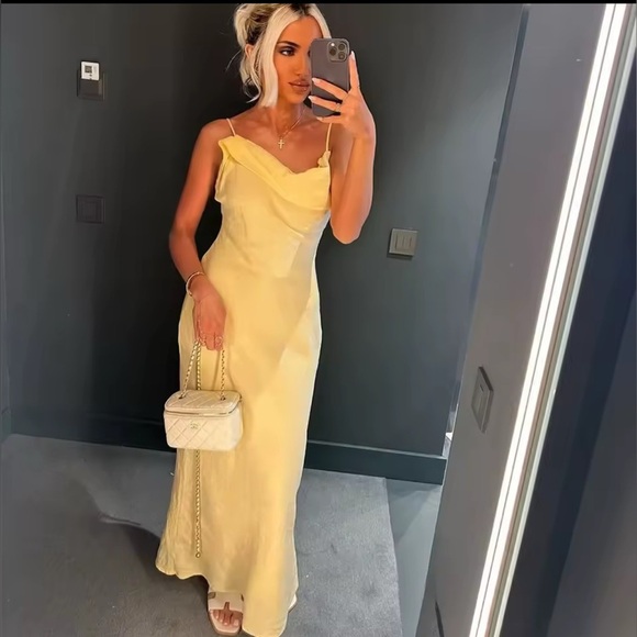 🔥🔥Zara Yellow Dress - Picture 1 of 8